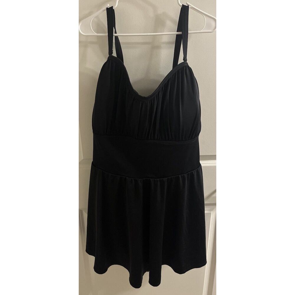 NWT Torrid Women’s Black Wireless Rouched top Swim skater dress Size 6 - Picture 2 of 8
